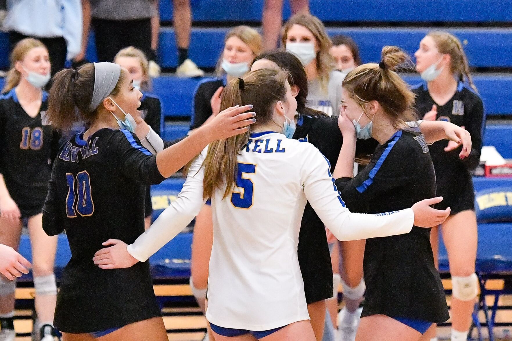 10/31/20 - Girls Volleyball - C5 quarter - Francis Howell vs St. Dominic